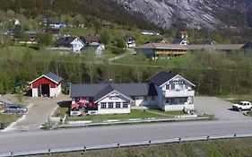 Dalselv Hotell Bare Rom Og Frokost, Innsjekk Fra Kl 17